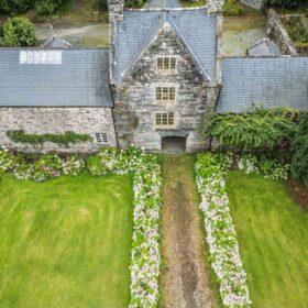 Harlech Retreat - kate & tom's Large Holiday Homes