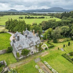 Harlech Retreat - kate & tom's Large Holiday Homes