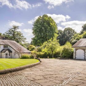 Paddock View - kate & tom's Large Holiday Homes