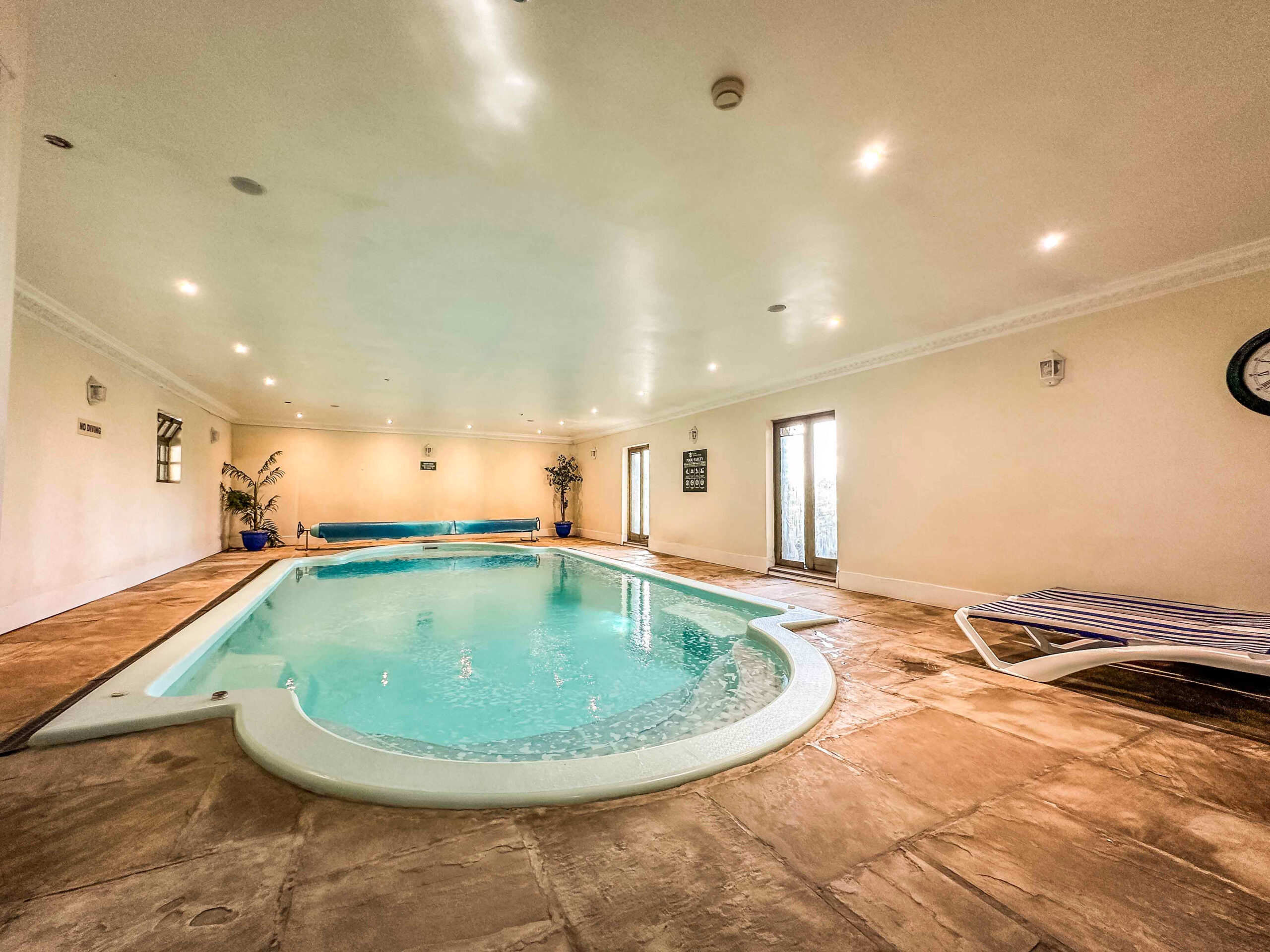high-peak-manor-luxury-large-holiday-cottage-to-rent-in-derbyshire