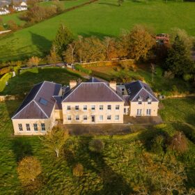 Carmarthen Manor - kate & tom's Large Holiday Homes