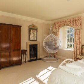 Lambrook House - kate & tom's Large Holiday Homes