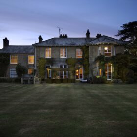 Russet Hall - kate & tom's Large Holiday Homes