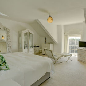 Rosemere Manor - kate & tom's Large Holiday Homes