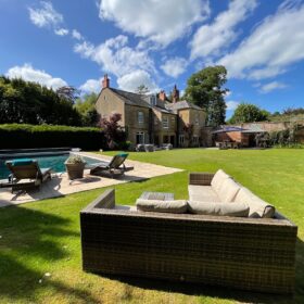 Honeystone Manor - kate & tom's Large Holiday Homes